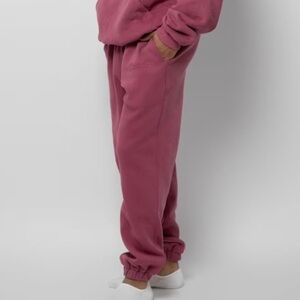 COMFRT Minimalist Sweatpants Berry